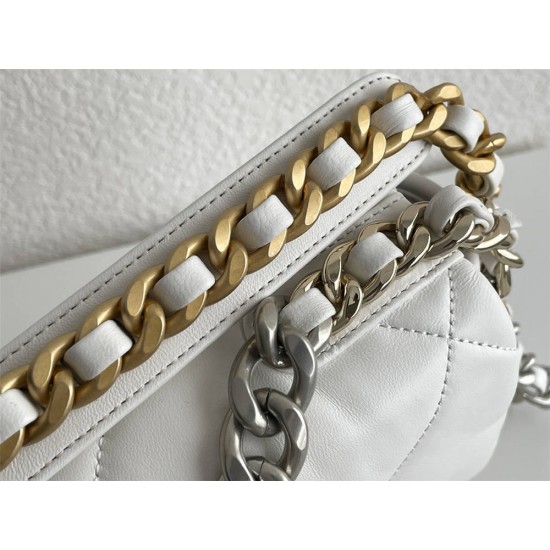 Chanel 19 Bag 22S in White with Silver Hardware, Small 26, Lambskin Leather, Hass Factory Leather, 26x16x9cm.