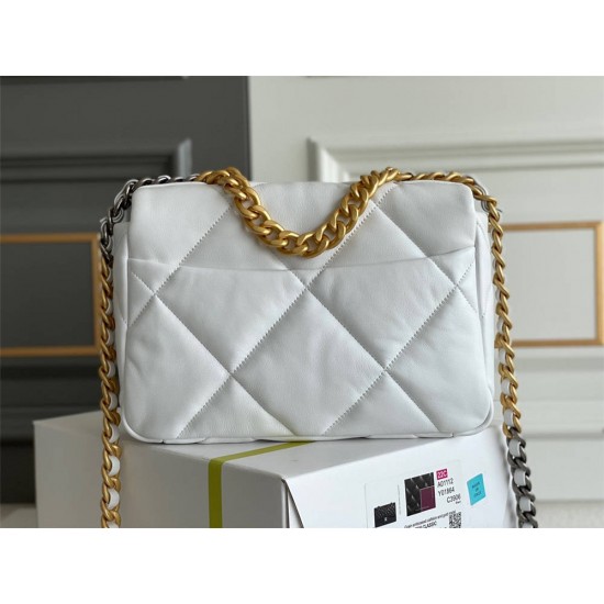 Chanel 19 Bag in White with Gold Hardware, Small 26, Lambskin Leather, Hass Factory Leather, 26x16x9cm.