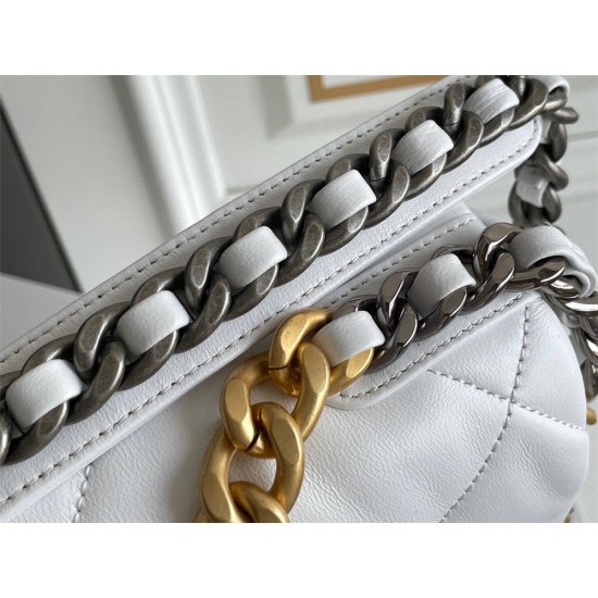 Chanel 19 Bag in White with Gold Hardware, Small 26, Lambskin Leather, Hass Factory Leather, 26x16x9cm.