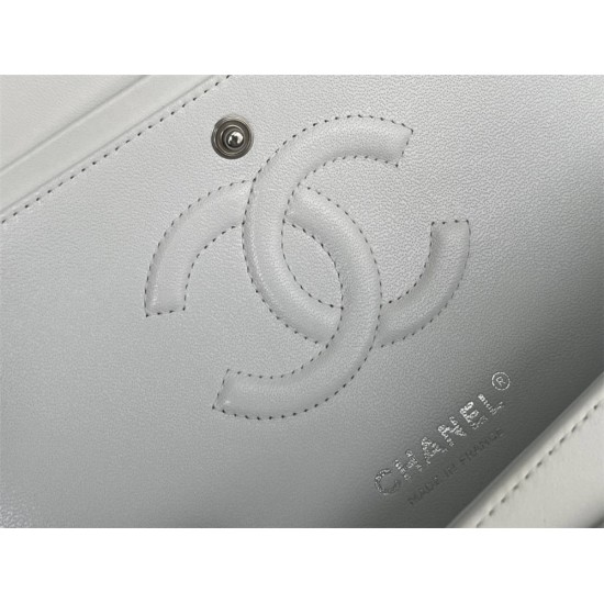 Chanel Classic Flap bag Medium 25 White Silver Hardware Lambskin Hass Factory leather 25x16x7cm