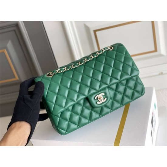 Chanel Classic Flap bag Medium 25 Green Champagne Gold Hardware Lambskin Hass Factory leather 25x16x7cm