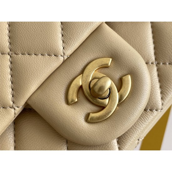 Chanel Classic Flap bag Mini 20 Apricot Gold Hardware Camellia Clasp Lambskin Hass Factory leather 13x20x6cm