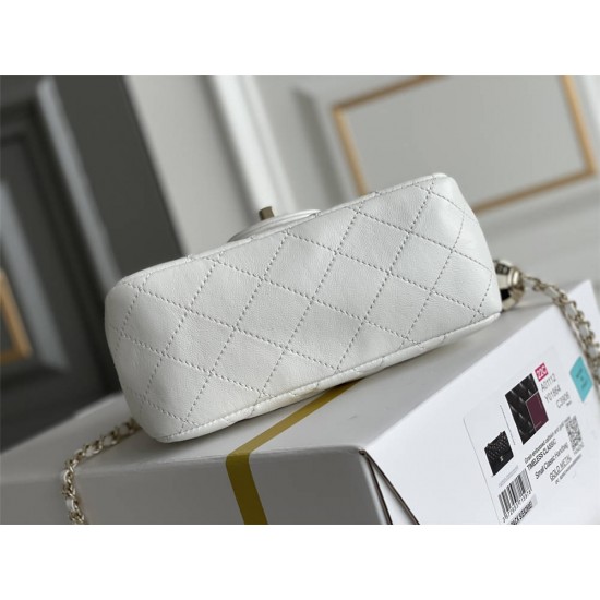 Chanel 23C Classic Flap bag Mini 18 Black and White Checkered Gold Ball White Champagne Gold Hardware Lambskin Hass Factory leather 13x18x7cm