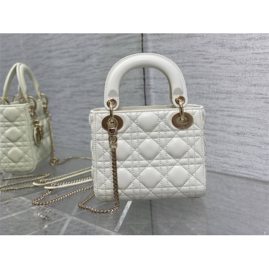 Lady Dior Mini Bag, 17, White Lambskin, Champagne Gold Hardware, Size: 17cm