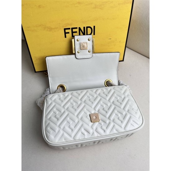 Fendi Baguette Medium 24 Chain White All Leather Gold Buckle 24x14.5x7cm 7001