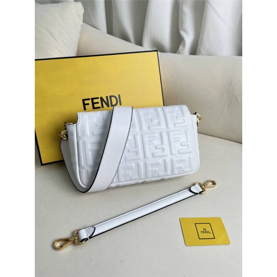 Fendi Baguette Medium 27 Chain White All Leather Gold Hardware 27x15x6cm 211