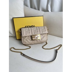 Fendi Baguette Mini 19 Chain Apricot All Leather Gold Buckle 19x11.5x4cm