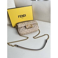 Fendi Baguette Mini 19 Chain Apricot All Leather Gold Buckle 19x11.5x4cm