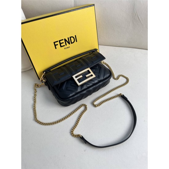 Fendi Baguette Mini 19 Chain Black All Leather Gold Buckle 19x11.5x4cm