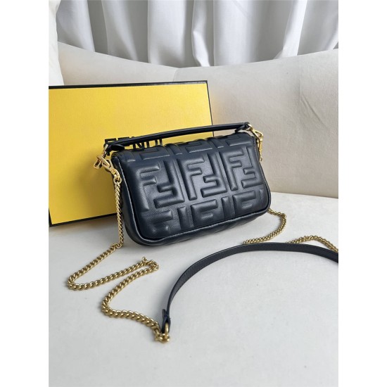 Fendi Baguette Mini 19 Chain Black All Leather Gold Buckle 19x11.5x4cm