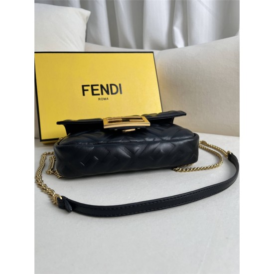 Fendi Baguette Mini 19 Chain Black All Leather Gold Buckle 19x11.5x4cm