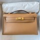 Hermes Hermès Mini Kelly 22cm Swift Imported Plain Leather 0M Milk Tea Color Waxed Thread Gold Hardware Hand-Stitched