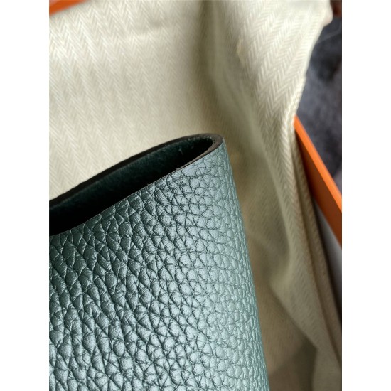 Hermes Hermès Picotin 18 Taurillon Clemence 6O Cypress Green Gold Hardware Hand-Stitched