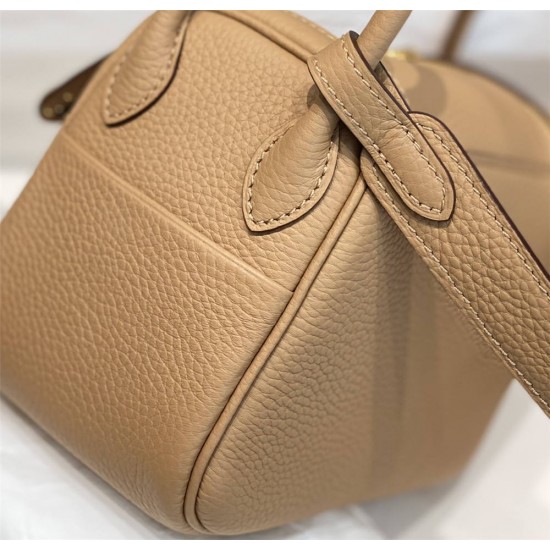 Hermes Hermès Mini Lindy 19 Togo Milk Tea Brown Size: 19.5cm Width 12.5cm Silver Hardware Hand-Stitched