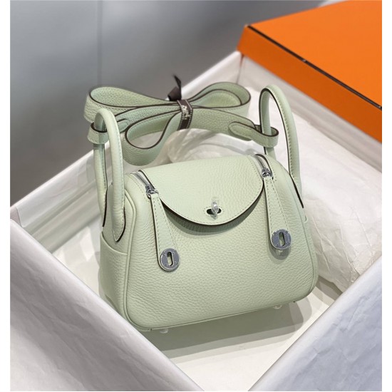 Hermes Hermès Mini Lindy 19 Togo Bubble Color Size: 19.5cm Width 12.5cm Silver Hardware Hand-Stitched