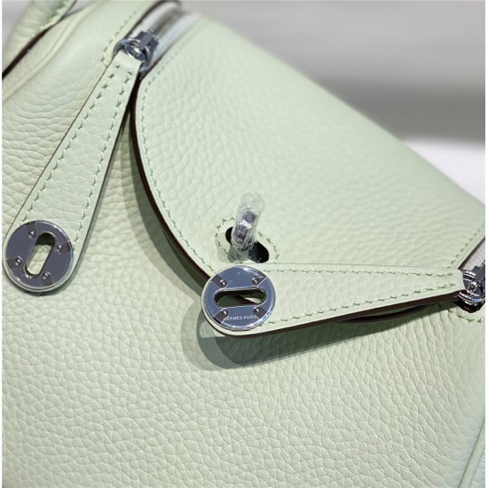 Hermes Hermès Mini Lindy 19 Togo Bubble Color Size: 19.5cm Width 12.5cm Silver Hardware Hand-Stitched