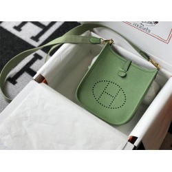 Hermes Hermès Evelyne 18 Togo Green Gold Hardware Hand-Stitched