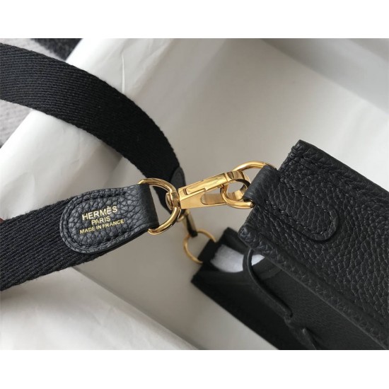 Hermes Hermès Evelyne 18 Togo Black Gold Hardware Hand-Stitched