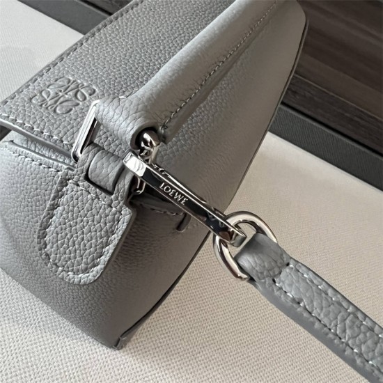 Loewe Puzzle Grey Small 18 Model: L062312, L10173 Size: 18x12.5x8cm