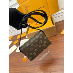 Louis Vuitton Yellow Men's Steamer Bag (M82534): Soft Monogram Taurillon Leather, Steamer-style chain, Size - 18.0x11.0x6.5cm (Length x Height x Width)