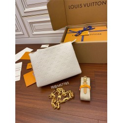 Louis Vuitton M57793 Coussin Small Handbag (Monogram Embossed) - Fluffy Sheepskin: Size - 26x20x12cm