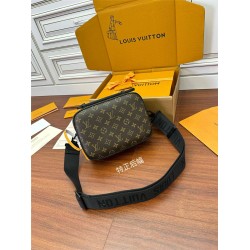 Louis Vuitton M45806 S Lock Messenger Bag: Size - 22x18x8cm