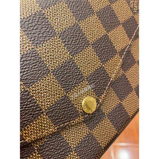 Louis Vuitton Pochette FÉLICIE Felicie Handbag (M63032)  Size - 21x12x3cm