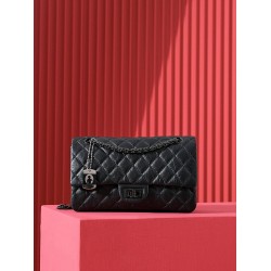 Chanel classic flap bag 2.55 size 19.5*28*7.5cm black black hardware lambskin