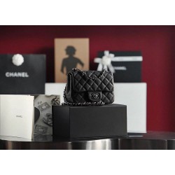 Chanel classic flap caviar 17cm black silver 