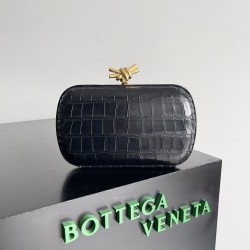 Bottega Veneta Knot 20.5*6*12.5cm black 