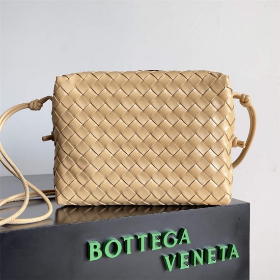 Bottega Veneta loop camera 25*18*11cm yellow