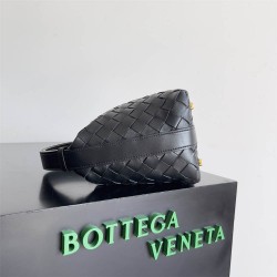 Bottega Veneta intrecciato nappa lambskin 17*13.5*5cm black