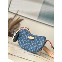 Louis Vuitton M46856  Croissant Denim 21 X 7 X 5 cm