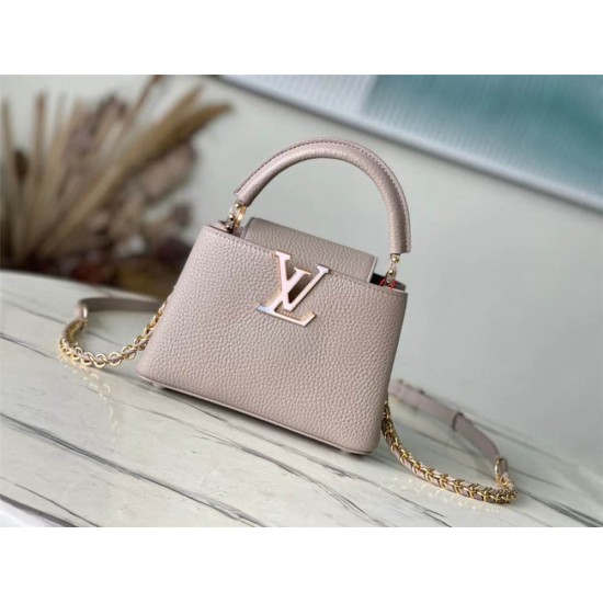 Louis Vuitton M23082 Capucines BB 21×14×8cm