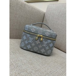 Louis Vuitton NICE  M23550  20x13.5x12cm