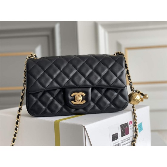 Chanel gold ball 13x20x7cm black lambskin  black