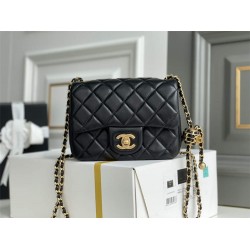 Chanel gold ball 13x18x7cm black lambskin black