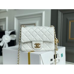 Chanel gold ball 13x18x7cm black lambskin white