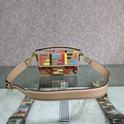 Fendi Baguette 19*4*10cm embroider