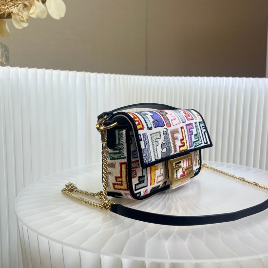 Fendi Baguette 20*13*5cm embroider