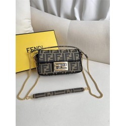 Fendi   baguette mini 19x11.5x4cm monogram