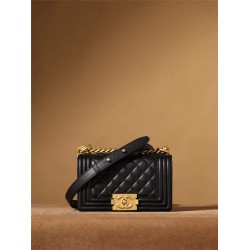 Chanel le boy 20cm 