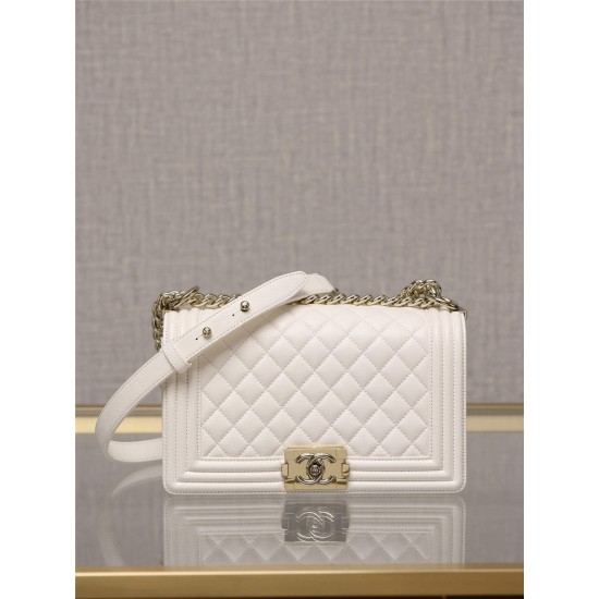 Chanel Le boy 25cm caviar white