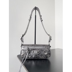 Balenciaga Spring 24  Le Cagole 22.8 x 12.9 x 4cm silver