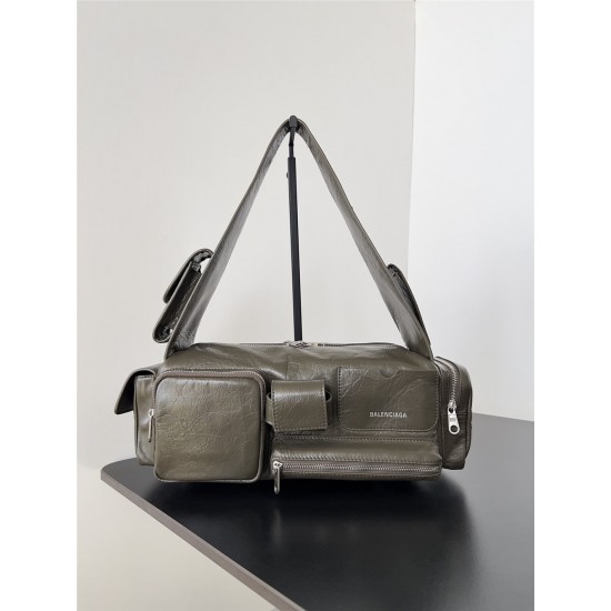 Balenciaga Spring 24  Le Cagole 29.9 x 13.9 x 4.5cm grey