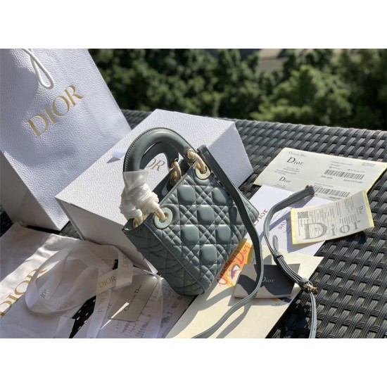 Dior  Lady Dior 17cm