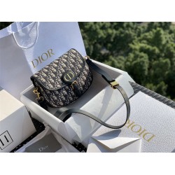 Dior bobby 22 x 17 x 6 CM