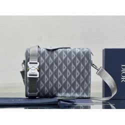 Dior Lingot  29.5 x 21.5 x 7cm