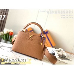 Louis Vuitton M59226 Capucines BB 27 x 18 x 9 cm