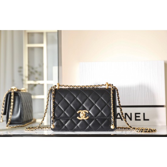 Chanel classic flap gald ball 14.5x22x8cm lambskin